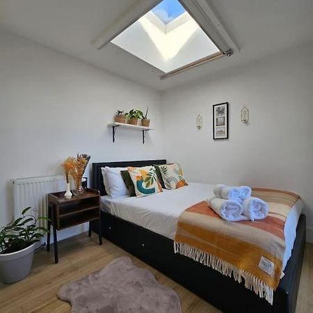 West Kensington Bright Flat Daire Londra Dış mekan fotoğraf