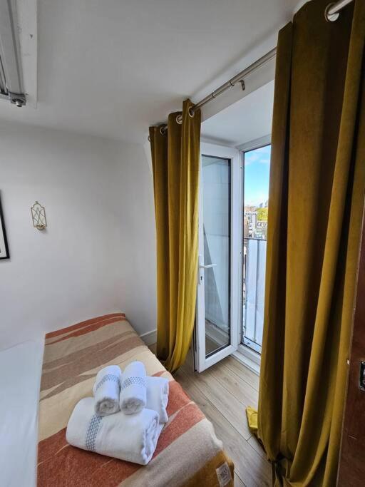 West Kensington Bright Flat Daire Londra Dış mekan fotoğraf