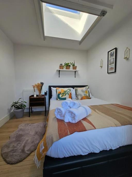West Kensington Bright Flat Daire Londra Dış mekan fotoğraf